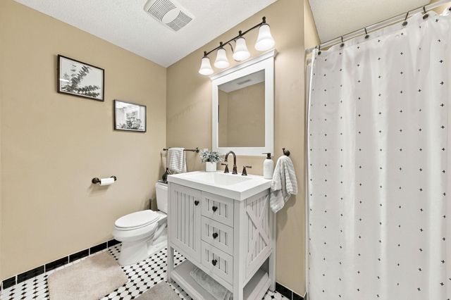 6625 Harlan Drive, Eden Prairie, MN 55346