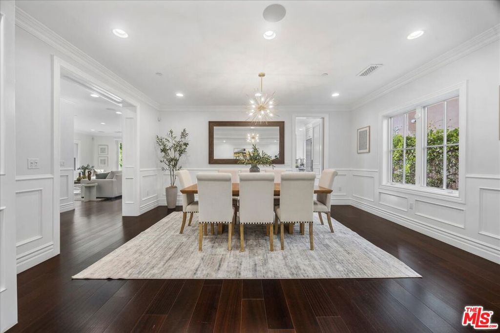 Image 6 of property listing at 3217 Greenfield Avenue, Los Angeles, CA 90034