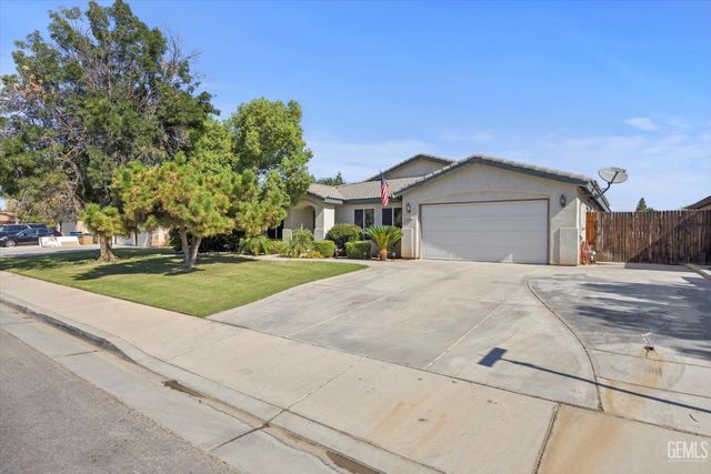 5900 Latina Drive, Bakersfield, CA 93308