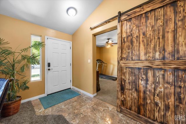 5900 Latina Drive, Bakersfield, CA 93308