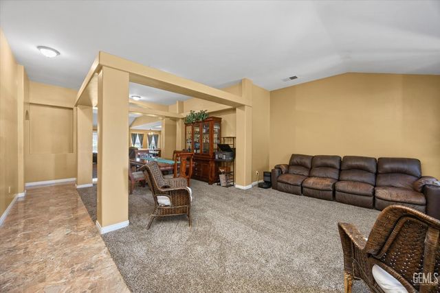 5900 Latina Drive, Bakersfield, CA 93308