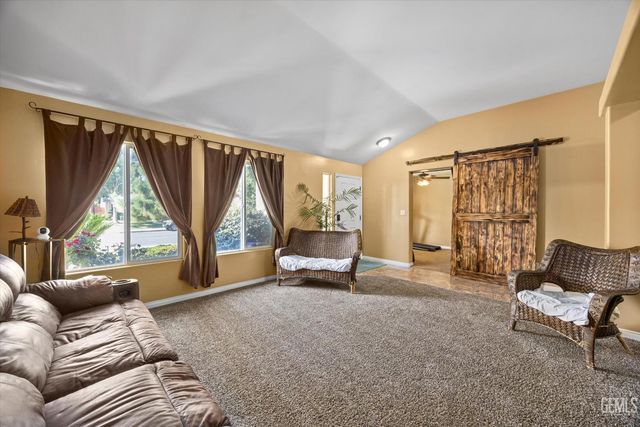 5900 Latina Drive, Bakersfield, CA 93308