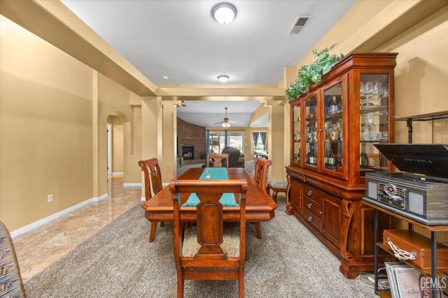 5900 Latina Drive, Bakersfield, CA 93308