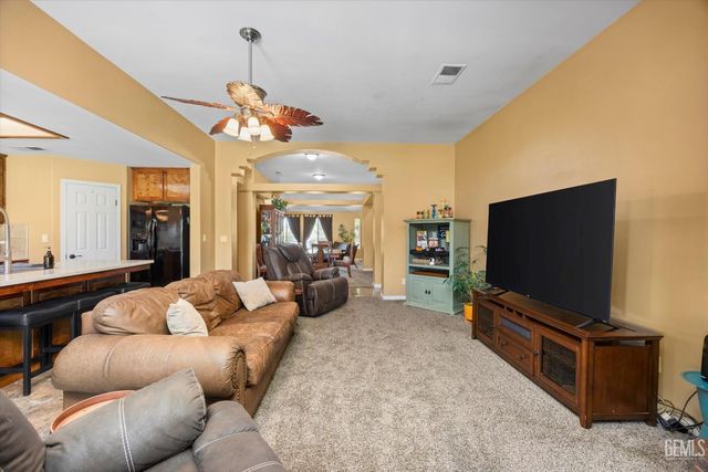 5900 Latina Drive, Bakersfield, CA 93308