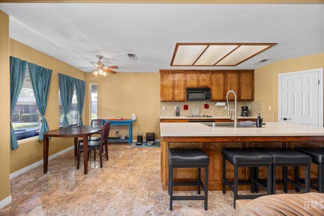 5900 Latina Drive, Bakersfield, CA 93308