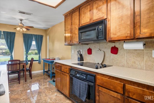 5900 Latina Drive, Bakersfield, CA 93308