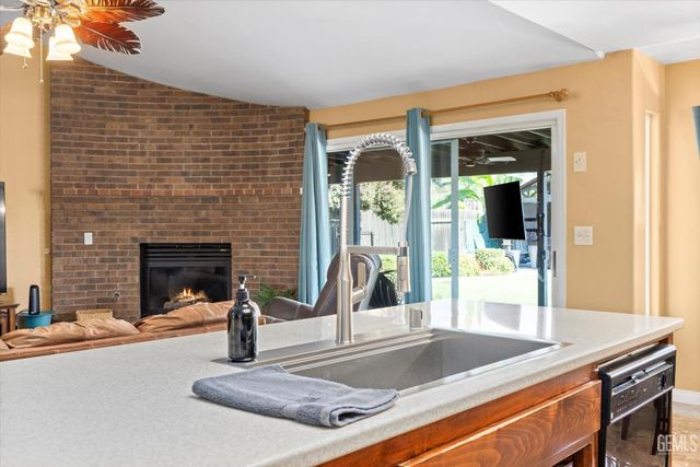 5900 Latina Drive, Bakersfield, CA 93308