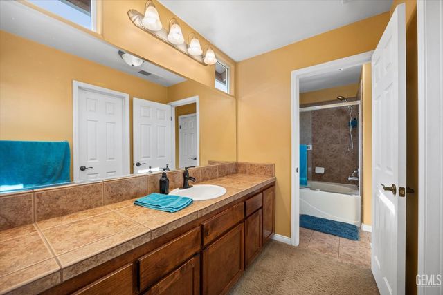 5900 Latina Drive, Bakersfield, CA 93308