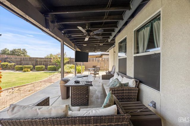 5900 Latina Drive, Bakersfield, CA 93308