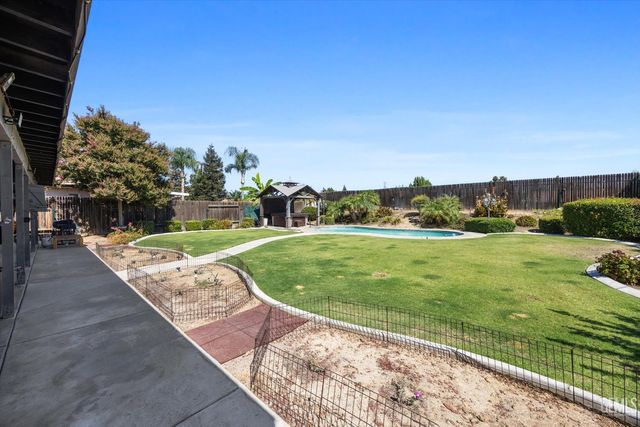 5900 Latina Drive, Bakersfield, CA 93308