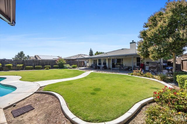 5900 Latina Drive, Bakersfield, CA 93308