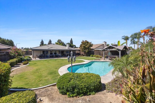 5900 Latina Drive, Bakersfield, CA 93308