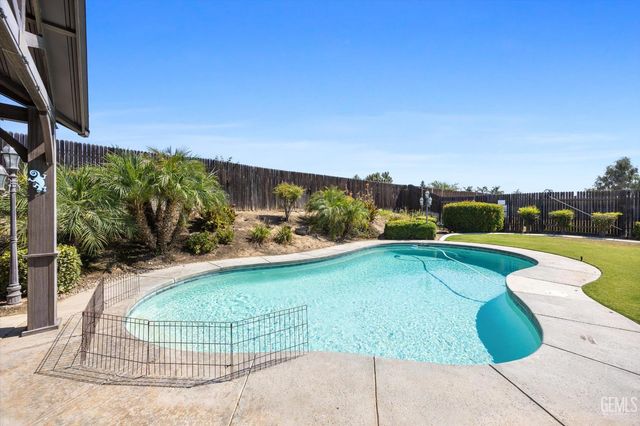 5900 Latina Drive, Bakersfield, CA 93308