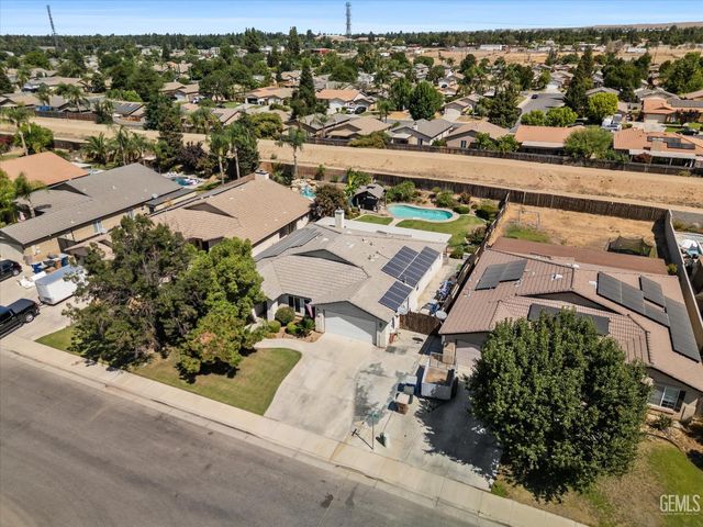 5900 Latina Drive, Bakersfield, CA 93308