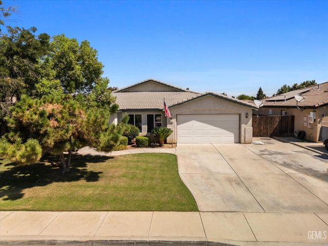 5900 Latina Drive, Bakersfield, CA 93308