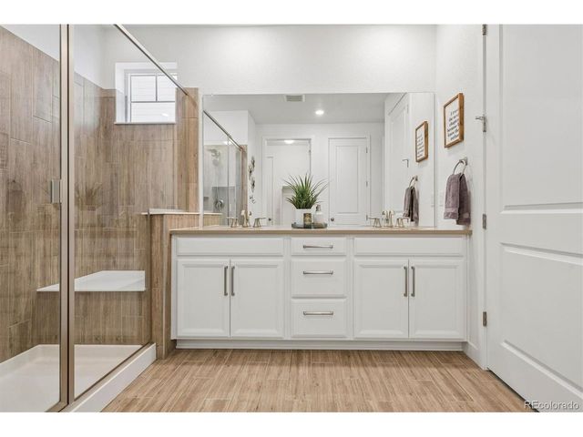 8681 S Riviera Ct, Aurora, CO 80016