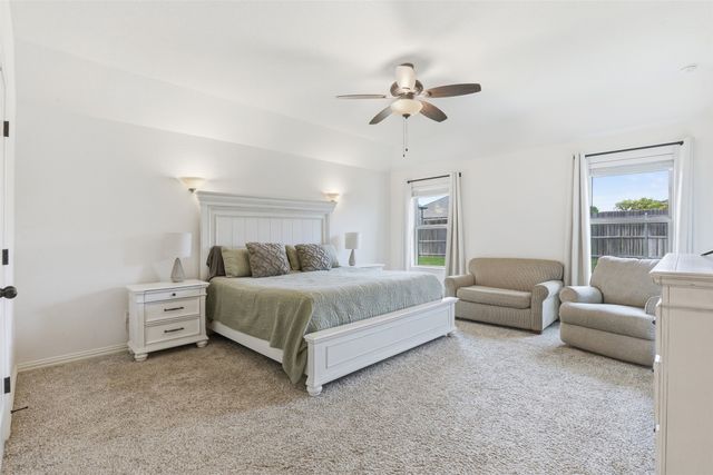 3205 Greenway Drive, Burleson, TX 76028