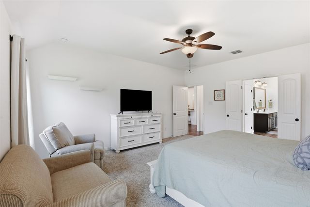 3205 Greenway Drive, Burleson, TX 76028