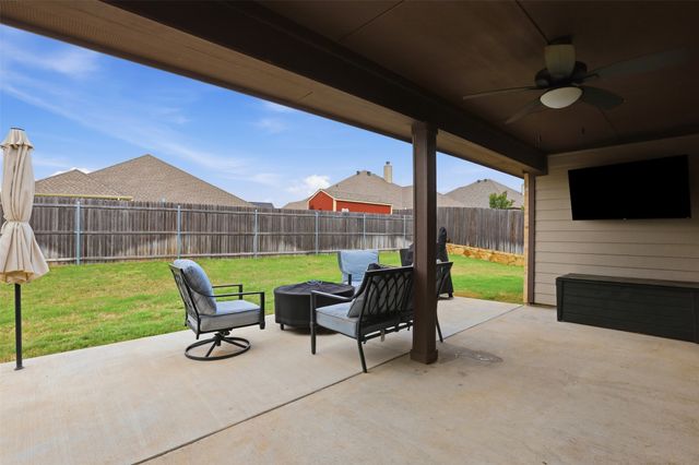 3205 Greenway Drive, Burleson, TX 76028