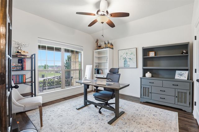 3205 Greenway Drive, Burleson, TX 76028