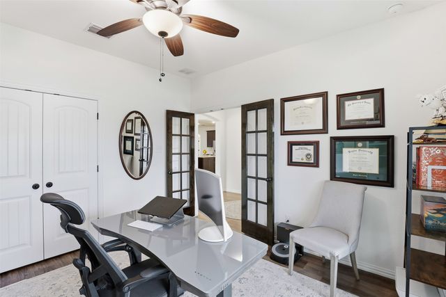 3205 Greenway Drive, Burleson, TX 76028