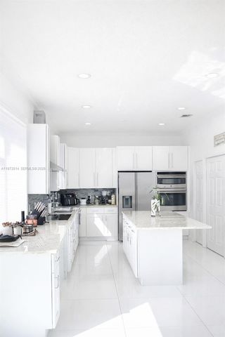 2150 NW 100th Avenue, Pembroke Pines, FL 33024
