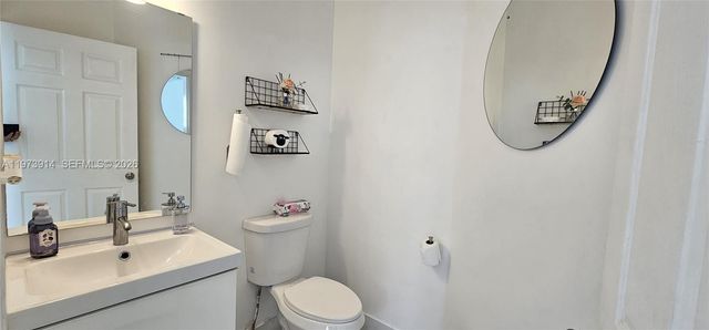 2150 NW 100th Avenue, Pembroke Pines, FL 33024