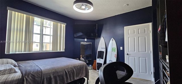 2150 NW 100th Avenue, Pembroke Pines, FL 33024