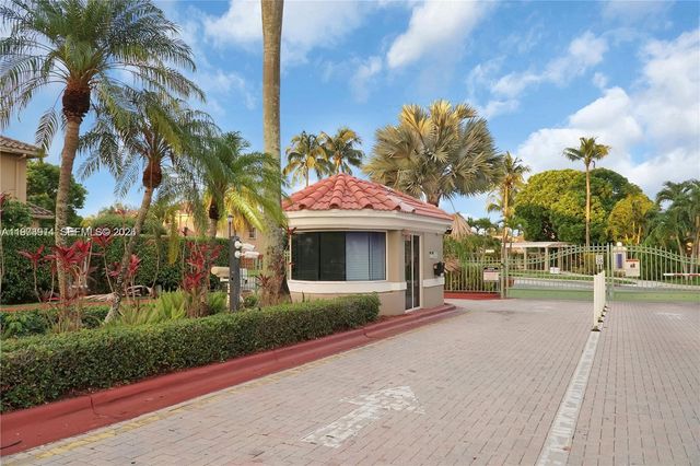 2150 NW 100th Avenue, Pembroke Pines, FL 33024