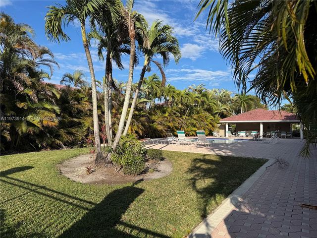 2150 NW 100th Avenue, Pembroke Pines, FL 33024