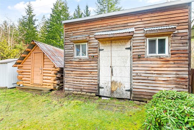 172 Sprague Valley Drive, Maple Falls, WA 98266