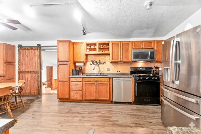 172 Sprague Valley Drive, Maple Falls, WA 98266