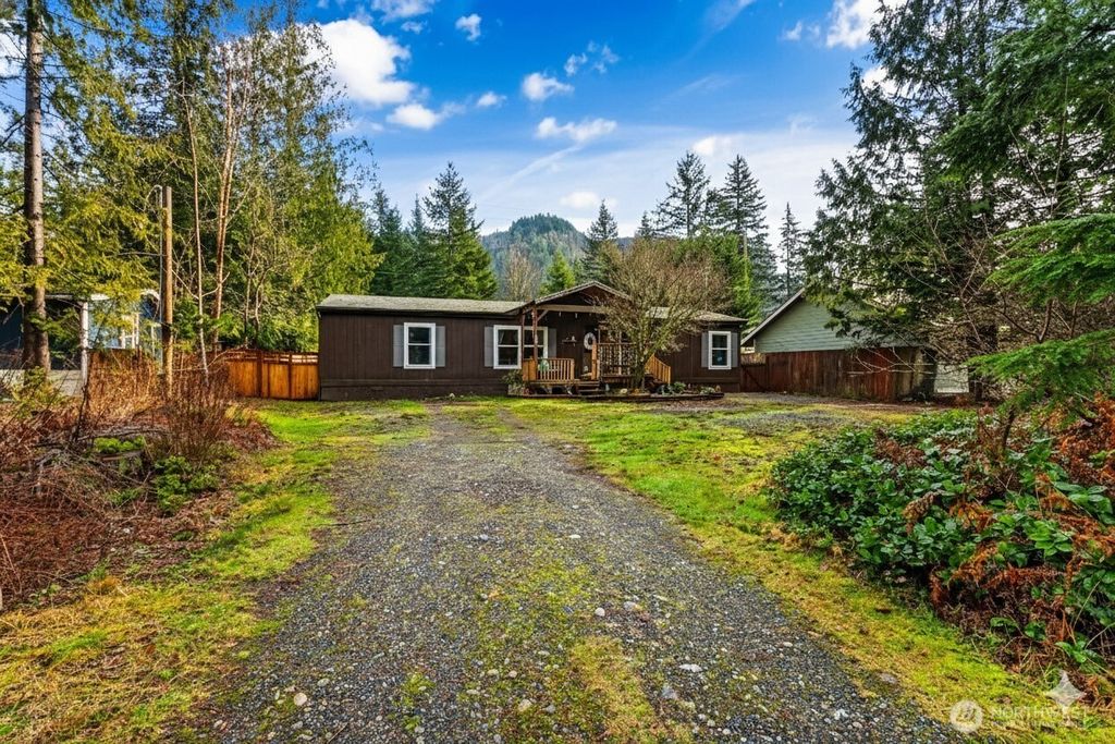 172 Sprague Valley Drive, Maple Falls, WA 98266