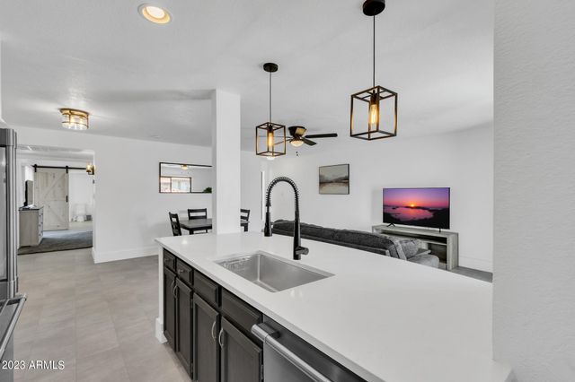 9270 E Mission Lane 219, Scottsdale, AZ 85258