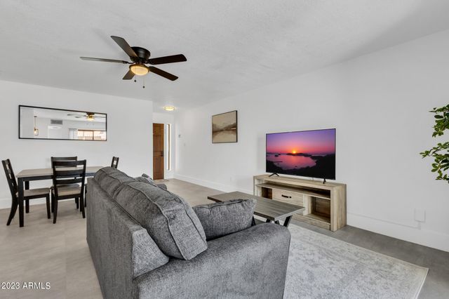 9270 E Mission Lane 219, Scottsdale, AZ 85258