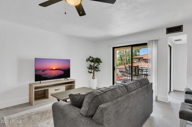 9270 E Mission Lane 219, Scottsdale, AZ 85258