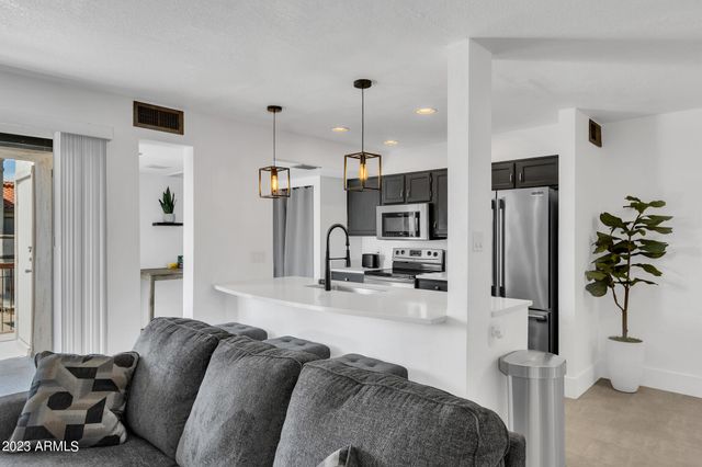 9270 E Mission Lane 219, Scottsdale, AZ 85258