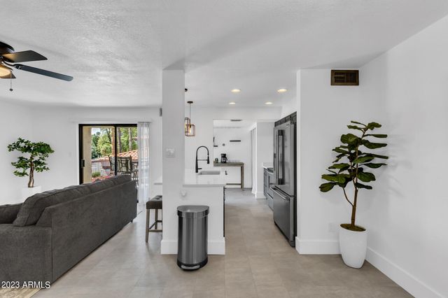 9270 E Mission Lane 219, Scottsdale, AZ 85258