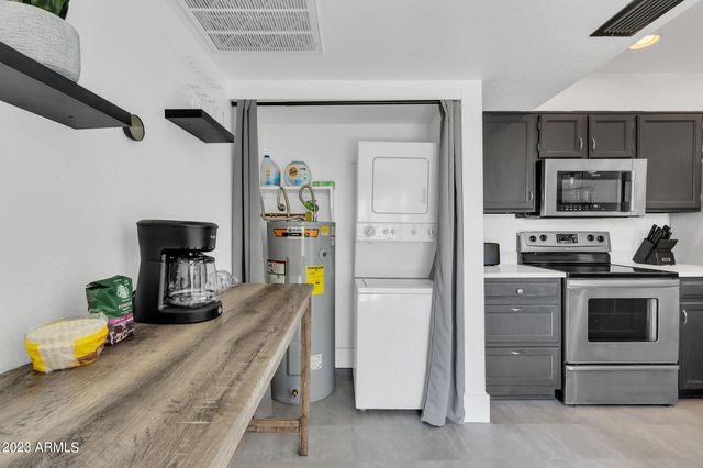 9270 E Mission Lane 219, Scottsdale, AZ 85258