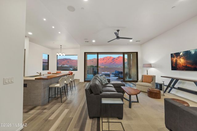 10875 N Poinsettia Drive, Tucson, AZ 85737