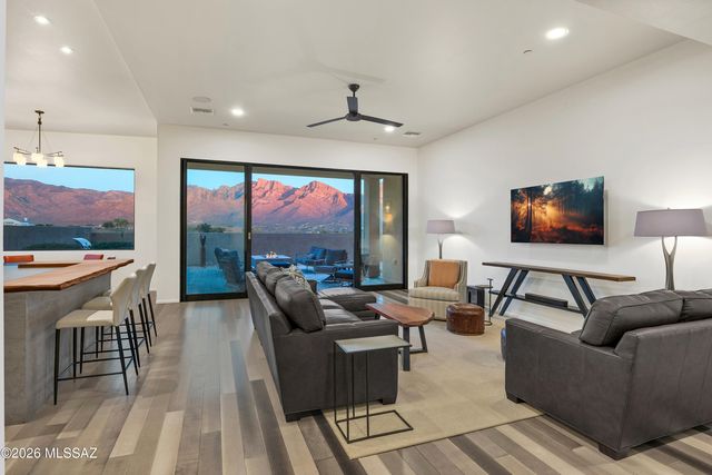 10875 N Poinsettia Drive, Tucson, AZ 85737