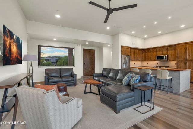 10875 N Poinsettia Drive, Tucson, AZ 85737