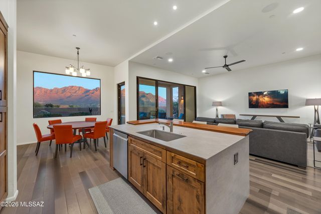 10875 N Poinsettia Drive, Tucson, AZ 85737