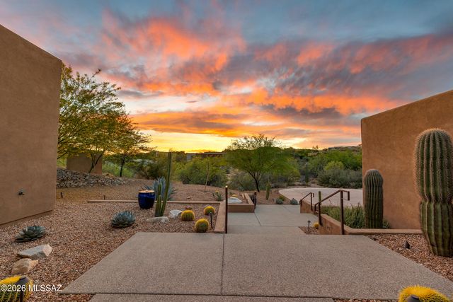 10875 N Poinsettia Drive, Tucson, AZ 85737