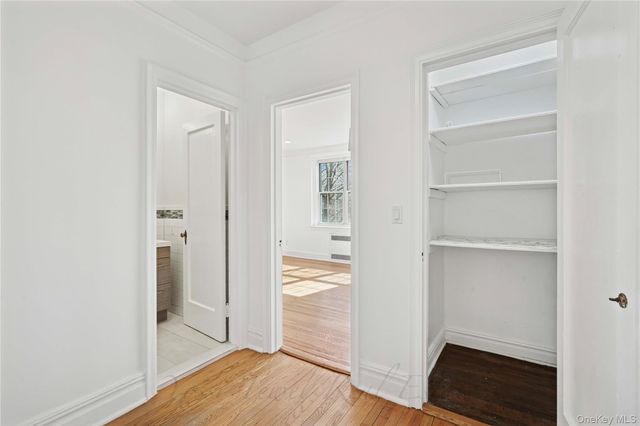 1 Meadow 3H-1, Woodmere, NY 11598