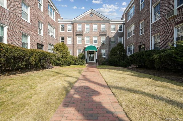 1 Meadow 3H-1, Woodmere, NY 11598