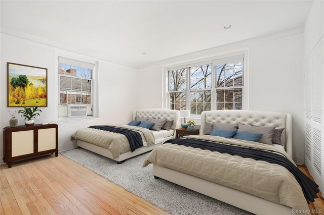 1 Meadow 3H-1, Woodmere, NY 11598