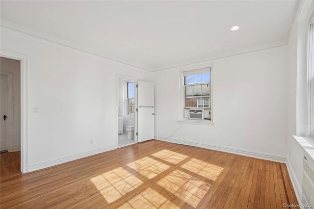 1 Meadow 3H-1, Woodmere, NY 11598