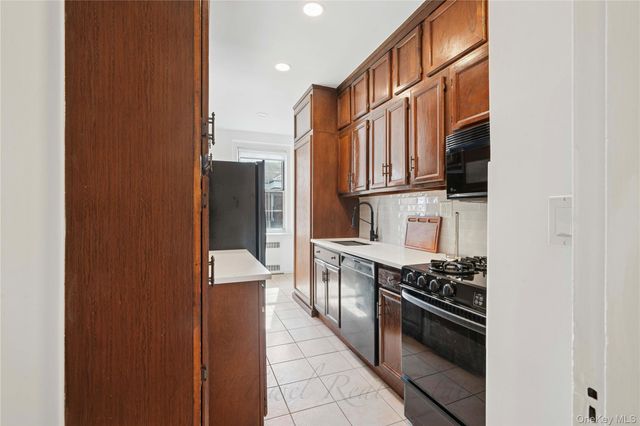 1 Meadow 3H-1, Woodmere, NY 11598