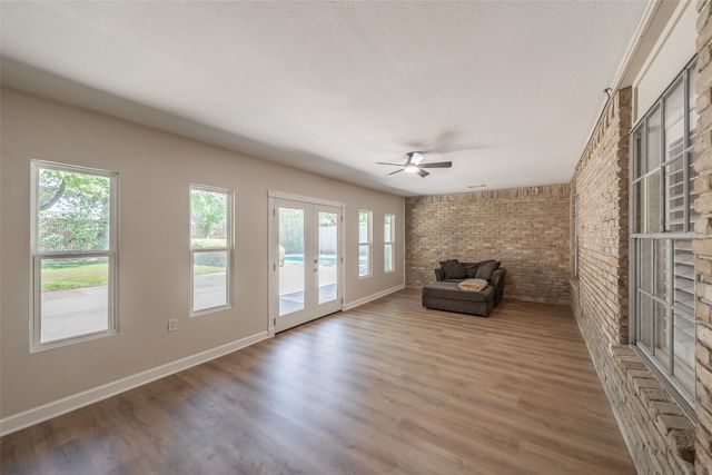 1718 Timbers Drive, Irving, TX 75061